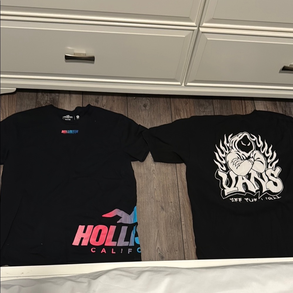 Hollister Black T-Shirt & Vans black T-Shirt